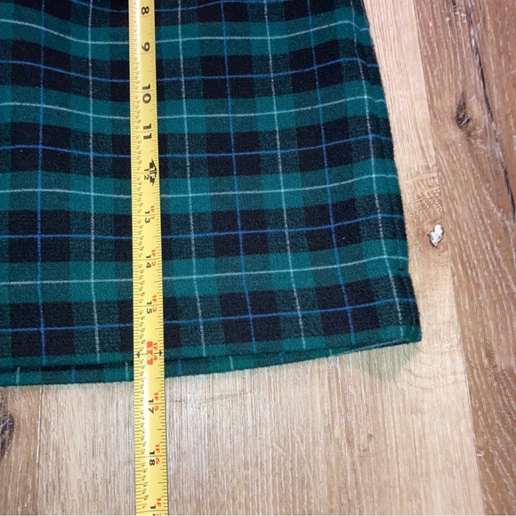 Old Navy Green and Black Plaid Mini Skirt Size 4 | Preppy Flannel Holiday Y2K - Picture 9 of 10